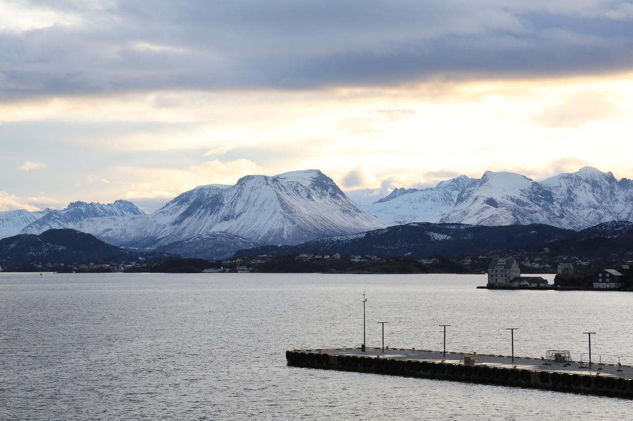 Four Monkeys Hotell Ålesund Eksteriør bilde